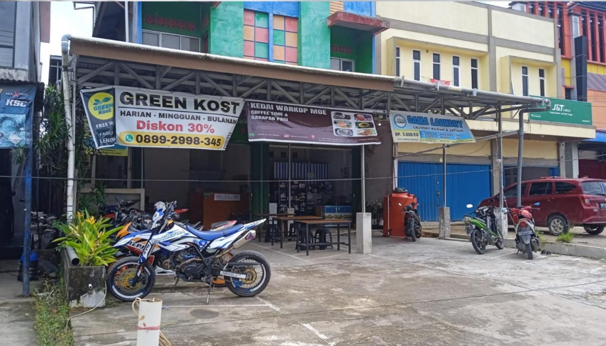 Greenkost Hostel Sintang Εξωτερικό φωτογραφία